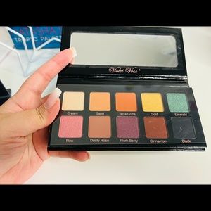 New! Violet Voss Essentials Palette